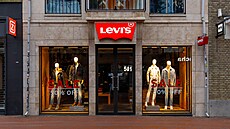 Prodejna znaky Levis v nákupní ulici v nizozemském Eindhovenu. (7. ledna 2024)