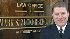 Americký právník Mark Zuckerberg, který se specializuje na bankroty, (5. zá�í...