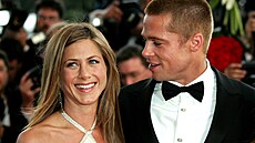 Svého �asu ikonický pár Jennifer Aniston a Brad Pitt na festivalu v Cannes....