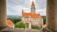 Výhledy od BTS O2 na hodinové věži na hradě Bouzov