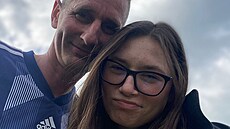 Dominika Oravcová, trenérka �umbieru Oravská ves, s otcem Miroslavem, který v...