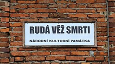 Rudá v� smrti v Ostrov� p�ipomíná utrpení v�z�� v jáchymovských lágrech.