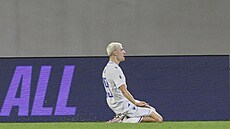 Slovenský záloník Tomá Rigo se raduje z trefy proti Lucembursku.