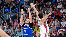 �eský k�ídelník Jaromír Boha�ík pálí za t�i na srbský ko�.