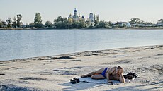 Slovjansk. Msto slavilo 380 let od zaloení. By je válka na dosah, byly...