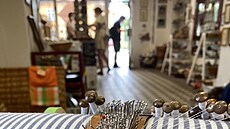 Obchod je za vstupem do Muzea krajky ve Vamberku.