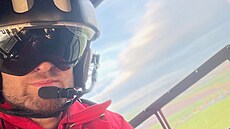V akci. Létání vrtulníkem byl jeho sen a dodnes je rád, �e si ho splnil....