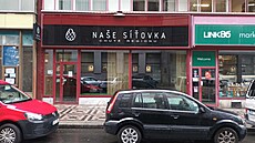 Zav�ená prodejna Na�e sí�ovka v centru Prahy 2. zá�í 2025