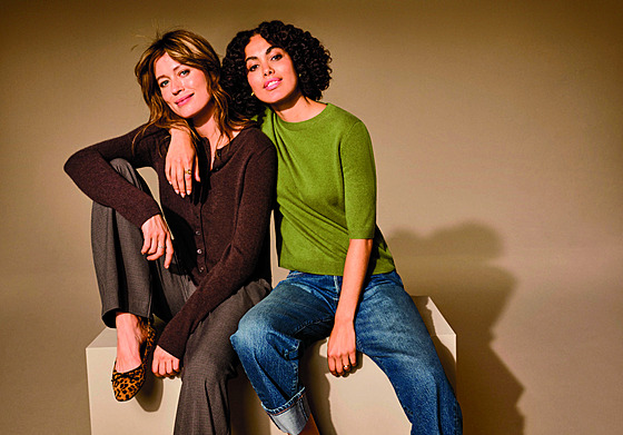 Kamírová vlákna jsou extrémn tenká a jemná, take svetr na dotek psobí...