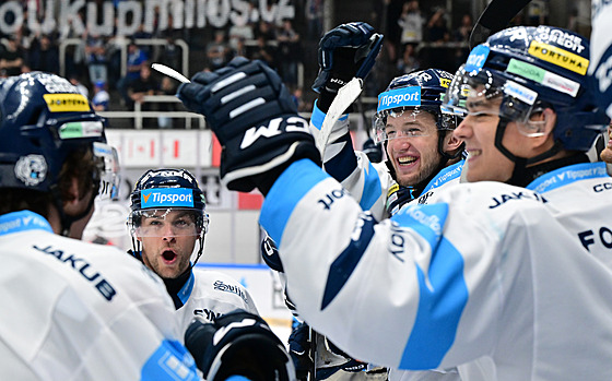 Hrái Liberce se radují z vítzného gólu v poslední sekund zápasu.