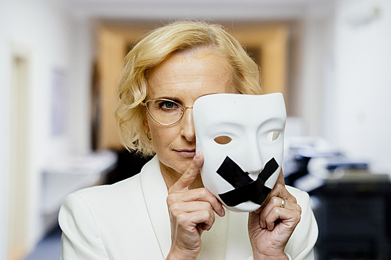 Volební kampa Stailo! Na snímku Kateina Konená v rozhovoru pro MF DNES.