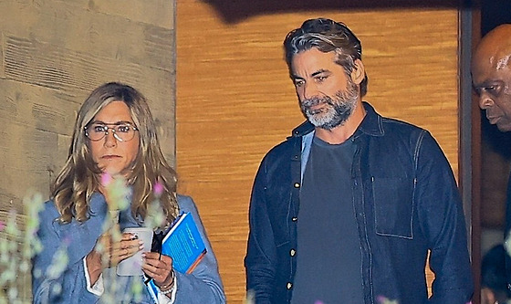 Jennifer Anistonová a Jim Curtis v Malibu (19. srpna 2025)