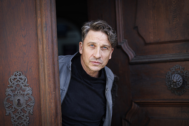 Herec Petr Bláha, len souboru inohry Národního divadla Brno (záí 2025)