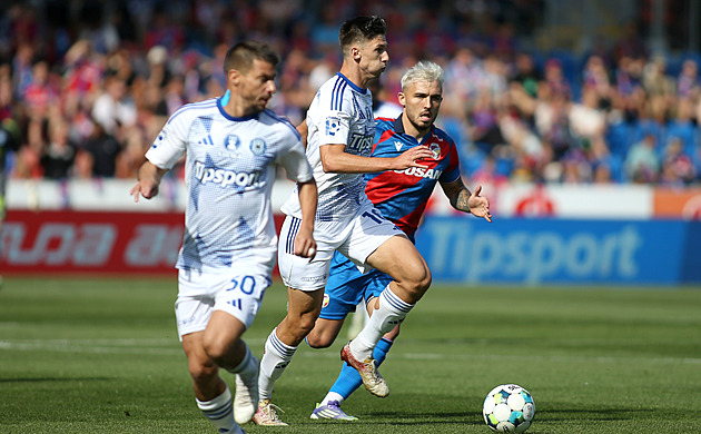 Plzeň - Olomouc 1:0, jediný gól dal Durosinmi, hosté dohrávali v devíti