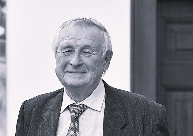 Ve vku nedoitých 83 let zemel pedagog a sbormistr Petr Trunec. Fotografie...