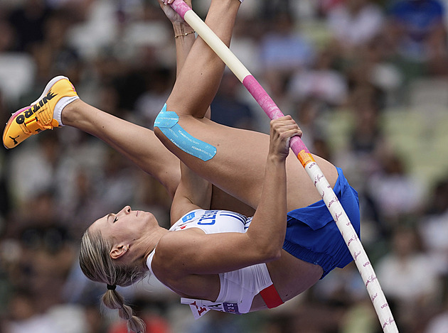 Švábíková, Štefela i juniorští šampioni. Ostrava přivítá halové MČR v atletice