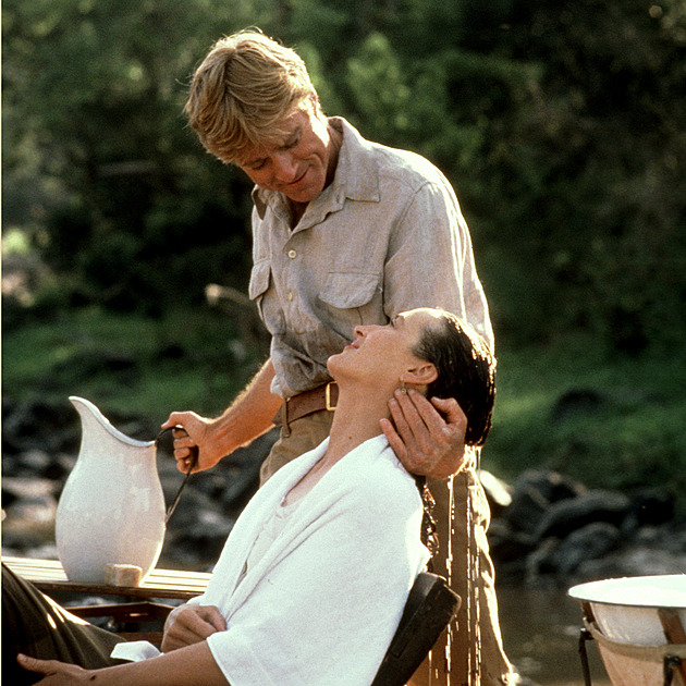 Proleťme se skutečným příběhem Vzpomínek na Afriku ve slavném dvojplošníku