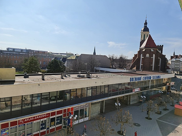 Od prchodu smrem ke kostelu se bude Slezanka bourat. Od prchodu na druhou...