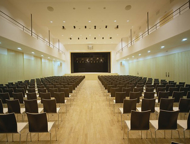 Opava začíná bourat Slezanku, první část chátrající stavby padne do konce dubna