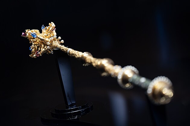 Na Praskm hrad probhlo slavnostn zahjen vstavy eskch korunovanch...