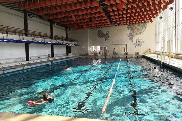 Bazén musí podle doporuení statiky zstat vyputný. Pesný rozsah pokození...