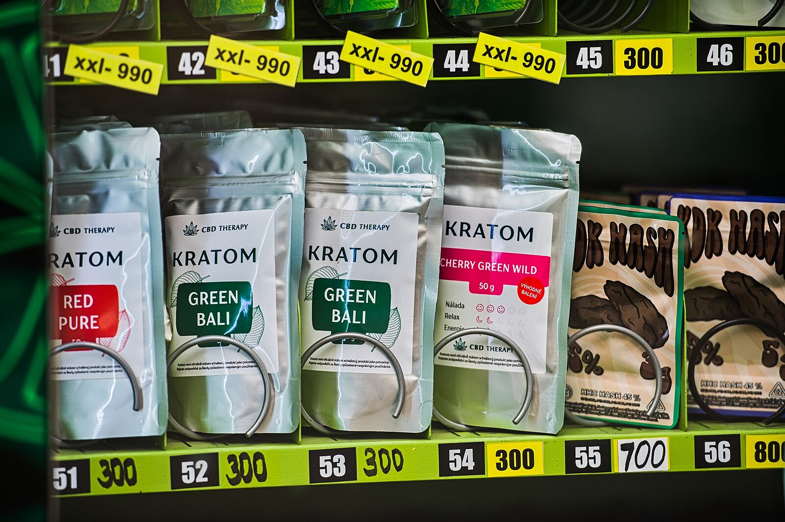 NÁZOR: Vítejte v „půldospělosti“. Kratom od jedenadvaceti je alibismus