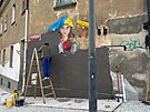 Streetartov malba v Praze 4 v Mojmrov ulici, kter kvli rekonstrukci musela...