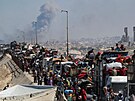 Vysídlení Palestinci, kte�í uprchli ze severní Gazy kv�li izraelské vojenské...