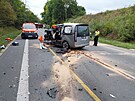 Na silnici I/35 u Cerekvice nad Lounou dolo k nehod autobusu a osobnho...