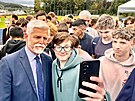 S prezidentem Petrem Pavlem se fotili studenti. (17. z 2025)