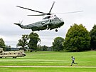 Vrtulník s Donaldem Trumpem na palub� m�l p�i p�eletu ze sídla britského...