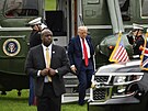 Vrtulník s Donaldem Trumpem na palub� m�l p�i p�eletu ze sídla britského...