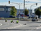 Stavebn firmy dokonuj rozshlou rekonstrukci kruhovho objezdu na Nov...