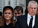 Vévodkyn� z Yorku Sarah a princ Andrew na zádu�ní m�i za vévodkyni z Kentu...