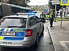 Policist zasahuj v prask Kri, vyjednvaj s muem zavenm v byt. (14....
