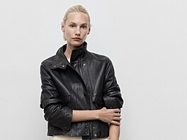 Víte, co v mód vdycky funguje? Kontrast! Hrubé materiály s tmi jemnými,...