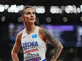 Zklamaná  Karolína Ma�asová po nepovedeném rozb�hu na mistrovství sv�ta.