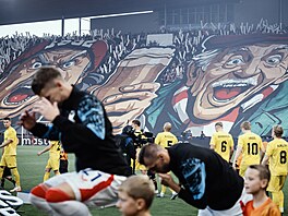 Choreo slávistických fanou�k� p�ed utkáním Ligy mistr� s Bodö/Glimt.