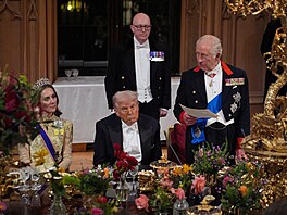 Americký prezident Donald Trump navtívil Velkou Británii a setkal se s králem...