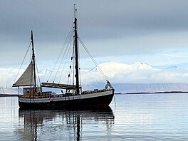 Anna z Tromsø je 118 let stará d�ev�ná lo�. Mo�eplavec Petr Kos ji koupil...