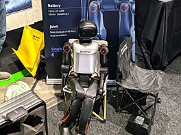 Humanoidní robot firmy Booster robotics me slouit jako spoleník nebo uební...