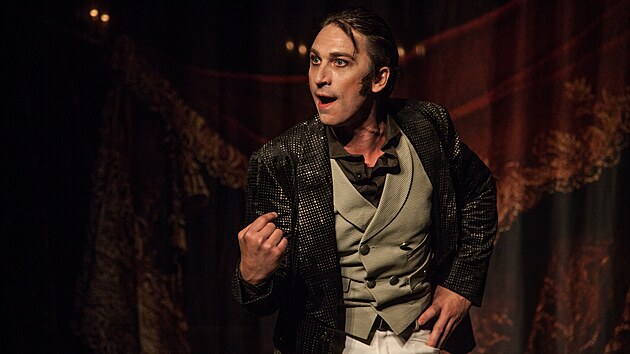 Herec Petr Blha v pedstaven Mirandolna v brnnskm divadle Reduta (2025)