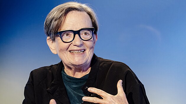 Hostem po�adu Rozst�el je renomovan� re�is�rka Agnieszka Hollandov�, kter� p�edstav� sv�j film Franz. Po�ad moderuje Monika Zav�elov�.