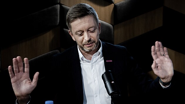 Hostem po�adu Rozst�el je V�t Raku�an, p�edseda hnut� STAN.