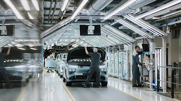 ��nsk� automobilka Xpeng zah�jila v�robu elektromobil� v Evrop�, a to prost�ednictv�m spolupr�ce s rakouskou spole�nost� Magna Steyr. ��nsk� podnik ozn�mil, �e tov�rna Magny ve �t�rsk�m Hradci spustila produkci jeho model� Xpeng G6 a Xpeng G9.