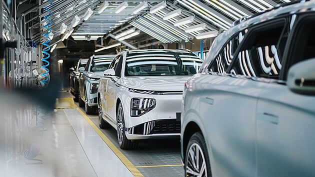 ��nsk� automobilka Xpeng zah�jila v�robu elektromobil� v Evrop�, a to prost�ednictv�m spolupr�ce s rakouskou spole�nost� Magna Steyr. ��nsk� podnik ozn�mil, �e tov�rna Magny ve �t�rsk�m Hradci spustila produkci jeho model� Xpeng G6 a Xpeng G9.