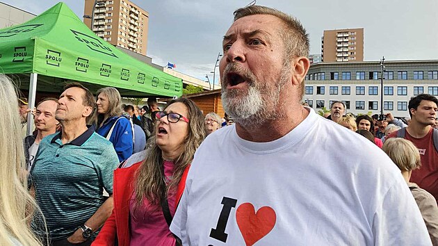 Başbakan Fiala Ostrava bölgesine geldi. Batı'yı çek, ona bağırdım insan