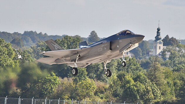Italsk� letoun typ F-35  na akci Dny NATO 2025 v Ostrav�.