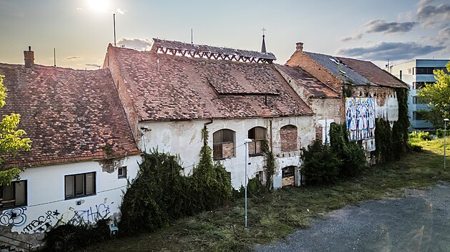 B�val� pivovar v Kyjov� ch�tr�. Radnice m� v ruce povolen� na jeho demolici, ��st lid� jej chce zachr�nit.