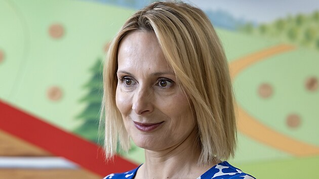 Zde�ka �ádníková-Volencová v po�adu 13. komnata.